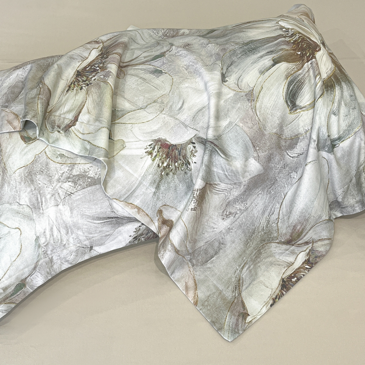 91家纺网 家纺一手货源 找家纺 禾时 2025新款全棉超柔数码印花磨毛四件套（32x21磨毛） 花开宿语（灰）