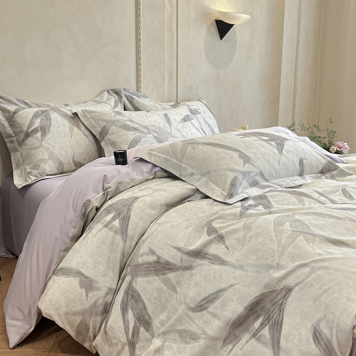 91家纺网 家纺一手货源 找家纺 禾时 2025新款全棉超柔数码印花磨毛四件套（32x21磨毛） 轻风徐来（紫）