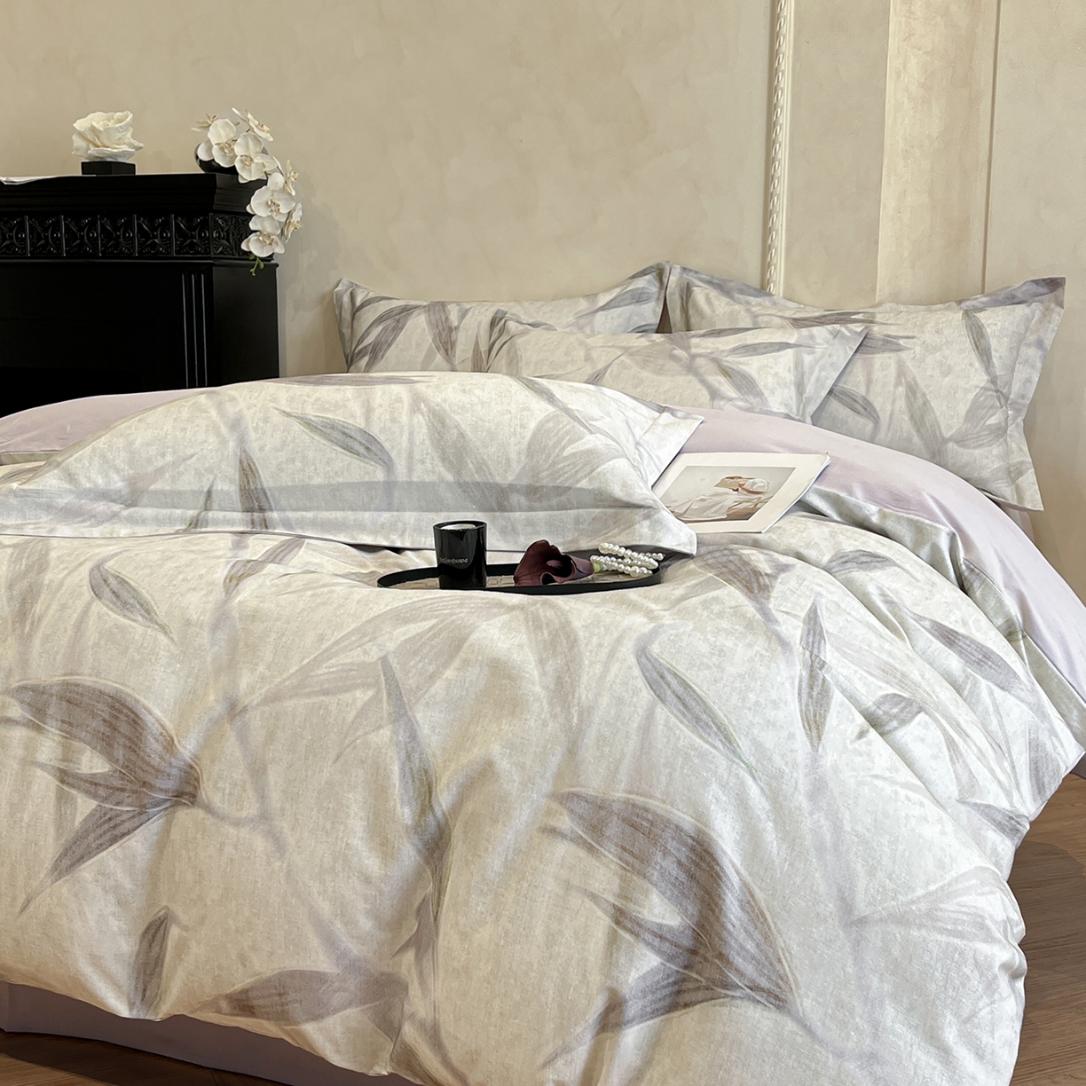 91家纺网 家纺一手货源 找家纺 禾时 2025新款全棉超柔数码印花磨毛四件套（32x21磨毛） 轻风徐来（紫）