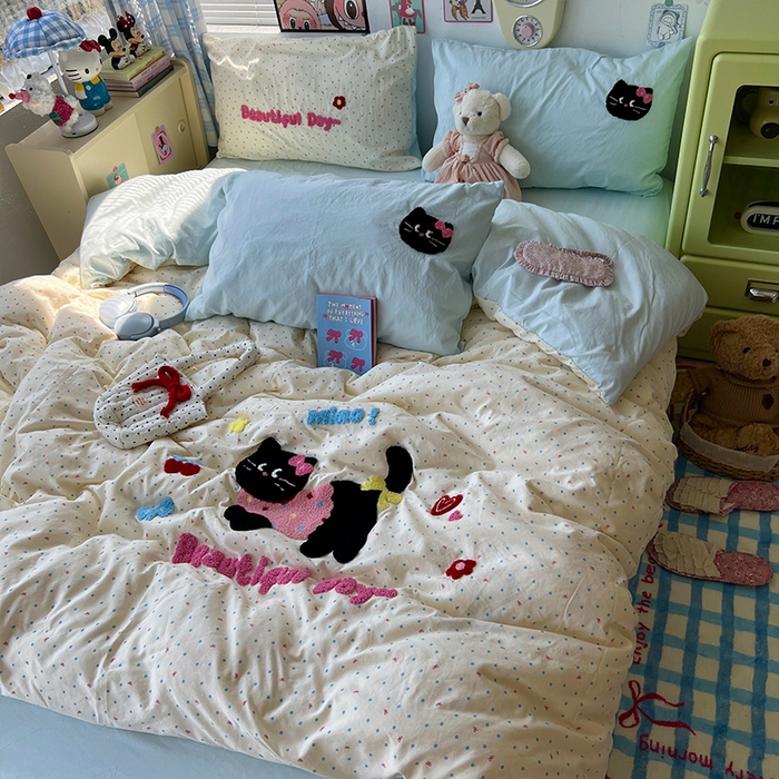 91家纺网 家纺一手货源 找家纺 原素 2025学生季少女心毛巾绣四件套 爱美的小猫