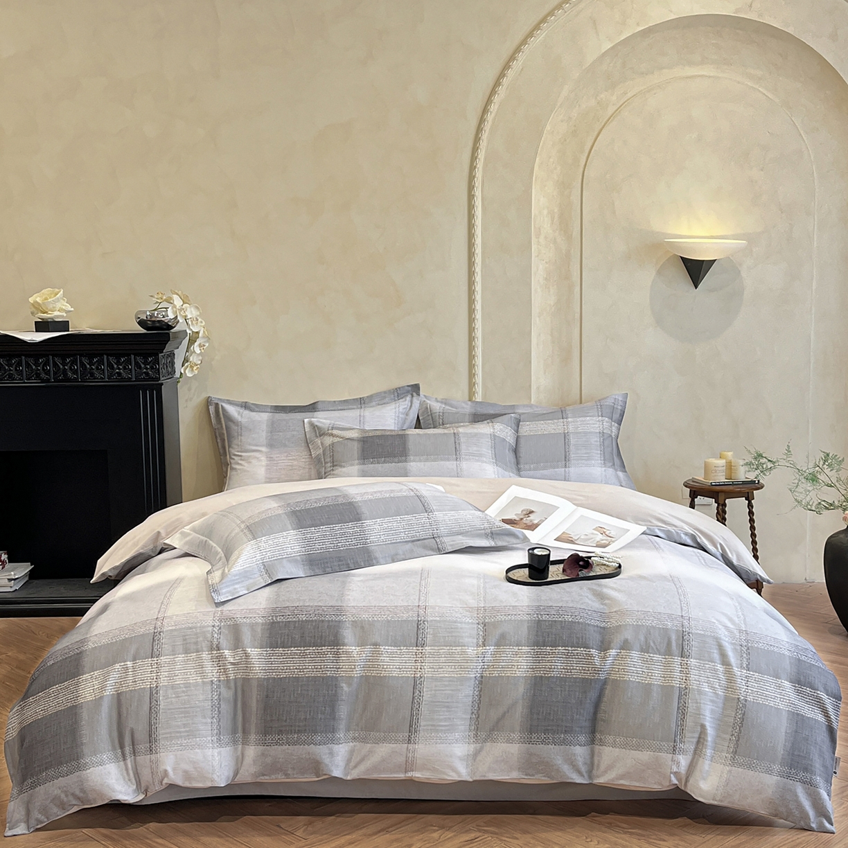 91家纺网 家纺一手货源 找家纺 禾时 2025新款全棉超柔数码印花磨毛四件套（32x21磨毛） 轻织漫冬（灰）