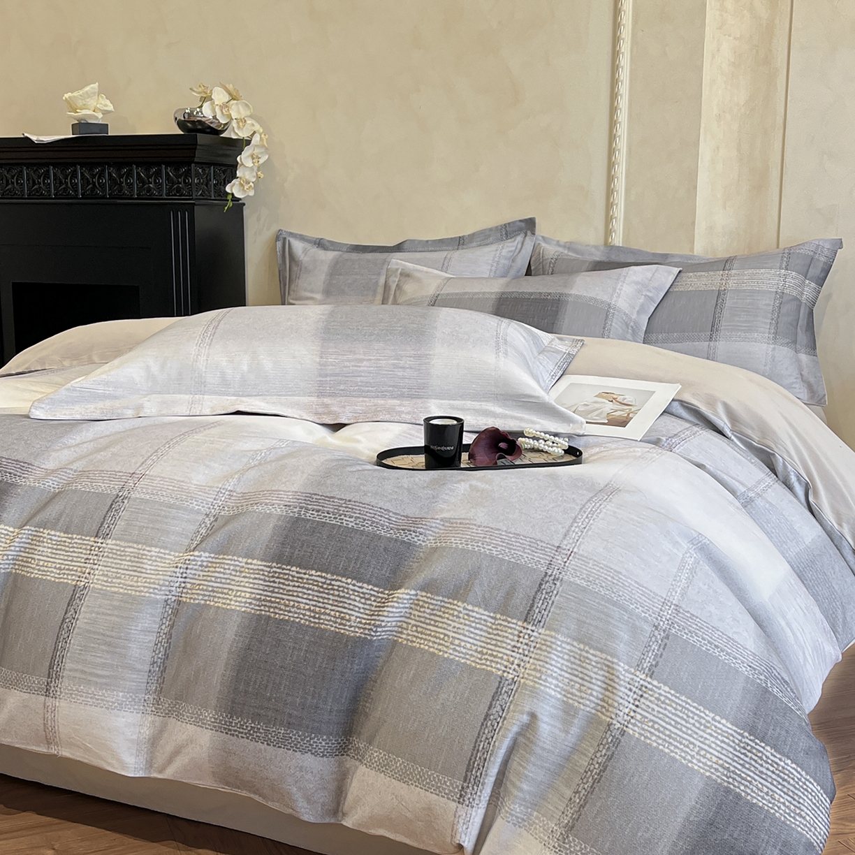 91家纺网 家纺一手货源 找家纺 禾时 2025新款全棉超柔数码印花磨毛四件套（32x21磨毛） 轻织漫冬（灰）