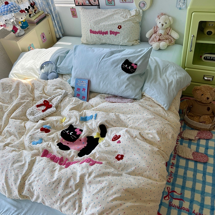 91家纺网 家纺一手货源 找家纺 原素 2025学生季少女心毛巾绣四件套 爱美的小猫