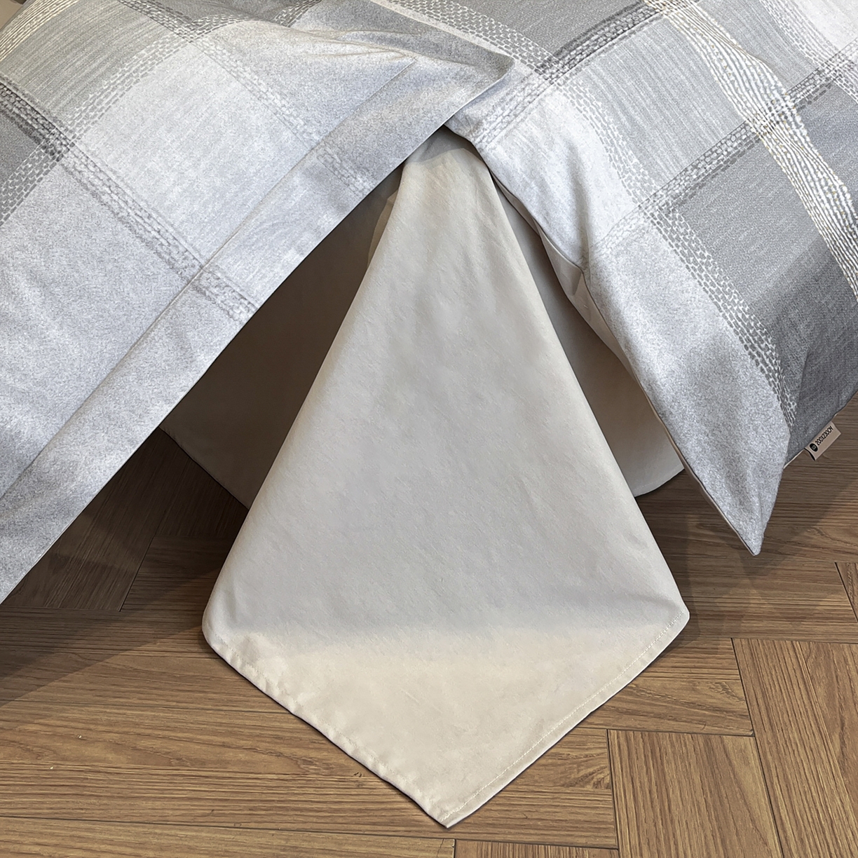 91家纺网 家纺一手货源 找家纺 禾时 2025新款全棉超柔数码印花磨毛四件套（32x21磨毛） 轻织漫冬（灰）