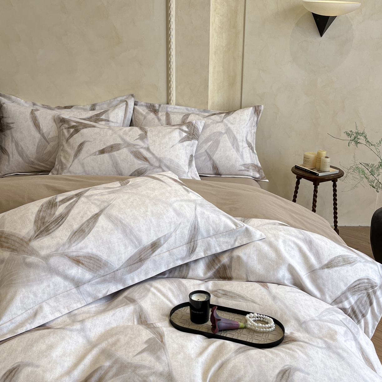 91家纺网 家纺一手货源 找家纺 禾时 2025新款全棉超柔数码印花磨毛四件套（32x21磨毛） 清风徐来（粉）