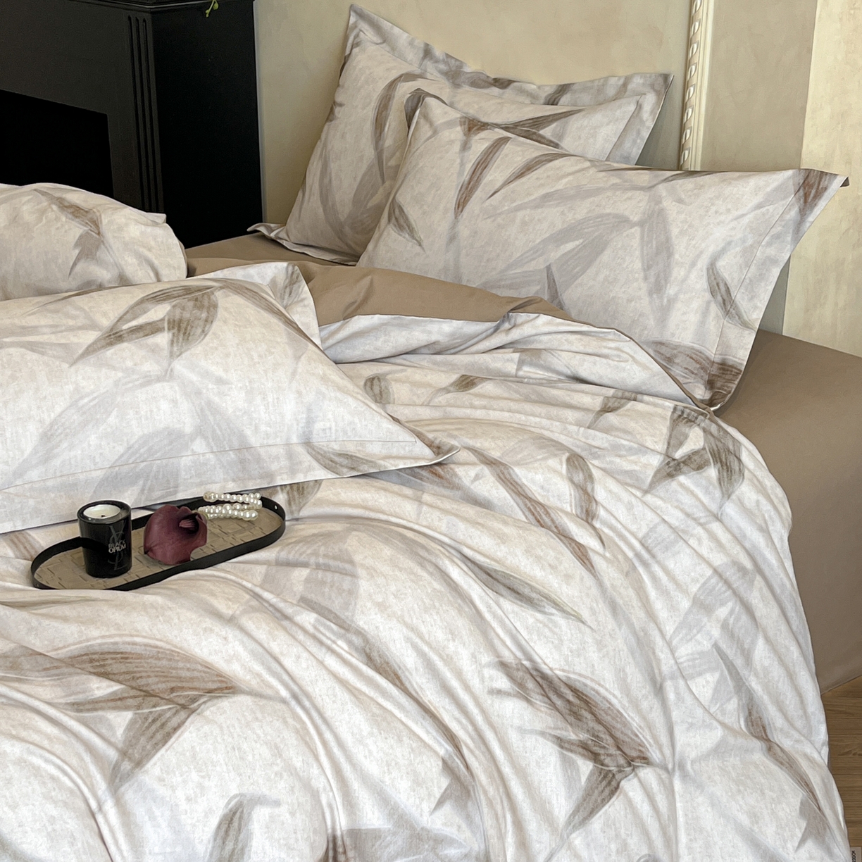 91家纺网 家纺一手货源 找家纺 禾时 2025新款全棉超柔数码印花磨毛四件套（32x21磨毛） 清风徐来（粉）