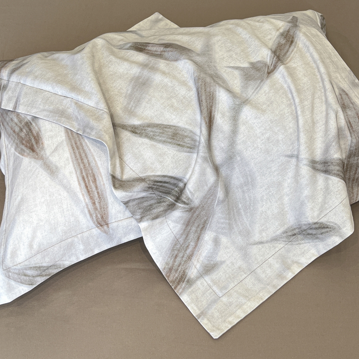 91家纺网 家纺一手货源 找家纺 禾时 2025新款全棉超柔数码印花磨毛四件套（32x21磨毛） 清风徐来（粉）