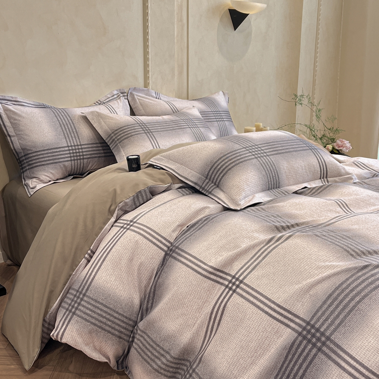 91家纺网 家纺一手货源 找家纺 禾时 2025新款全棉超柔数码印花磨毛四件套（32x21磨毛） 山岛（咖）