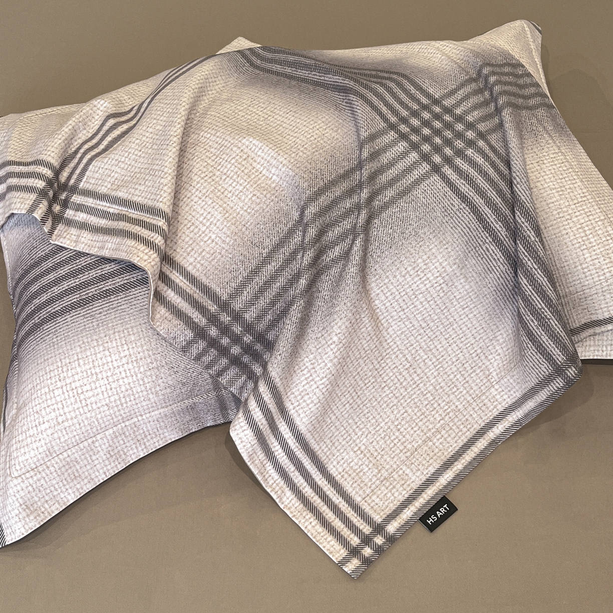 91家纺网 家纺一手货源 找家纺 禾时 2025新款全棉超柔数码印花磨毛四件套（32x21磨毛） 山岛（咖）