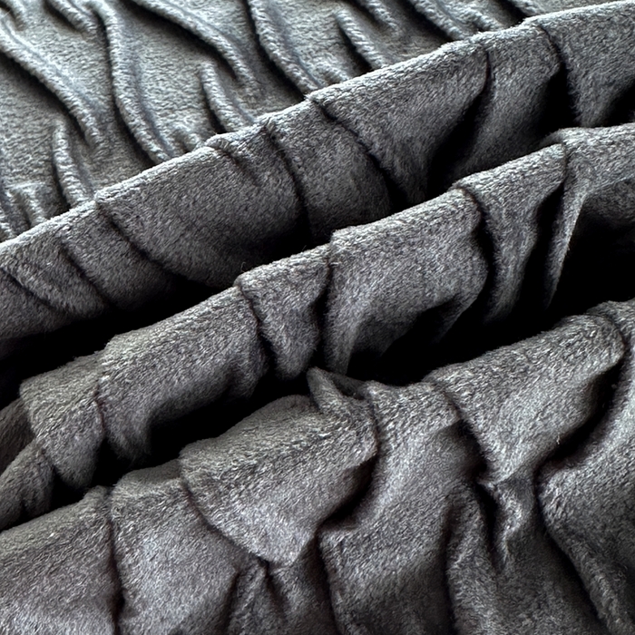 91家纺网 家纺一手货源 找家纺 新奇异 2025新款荷兰绒立体几何抱枕 水波纹-灰黑色