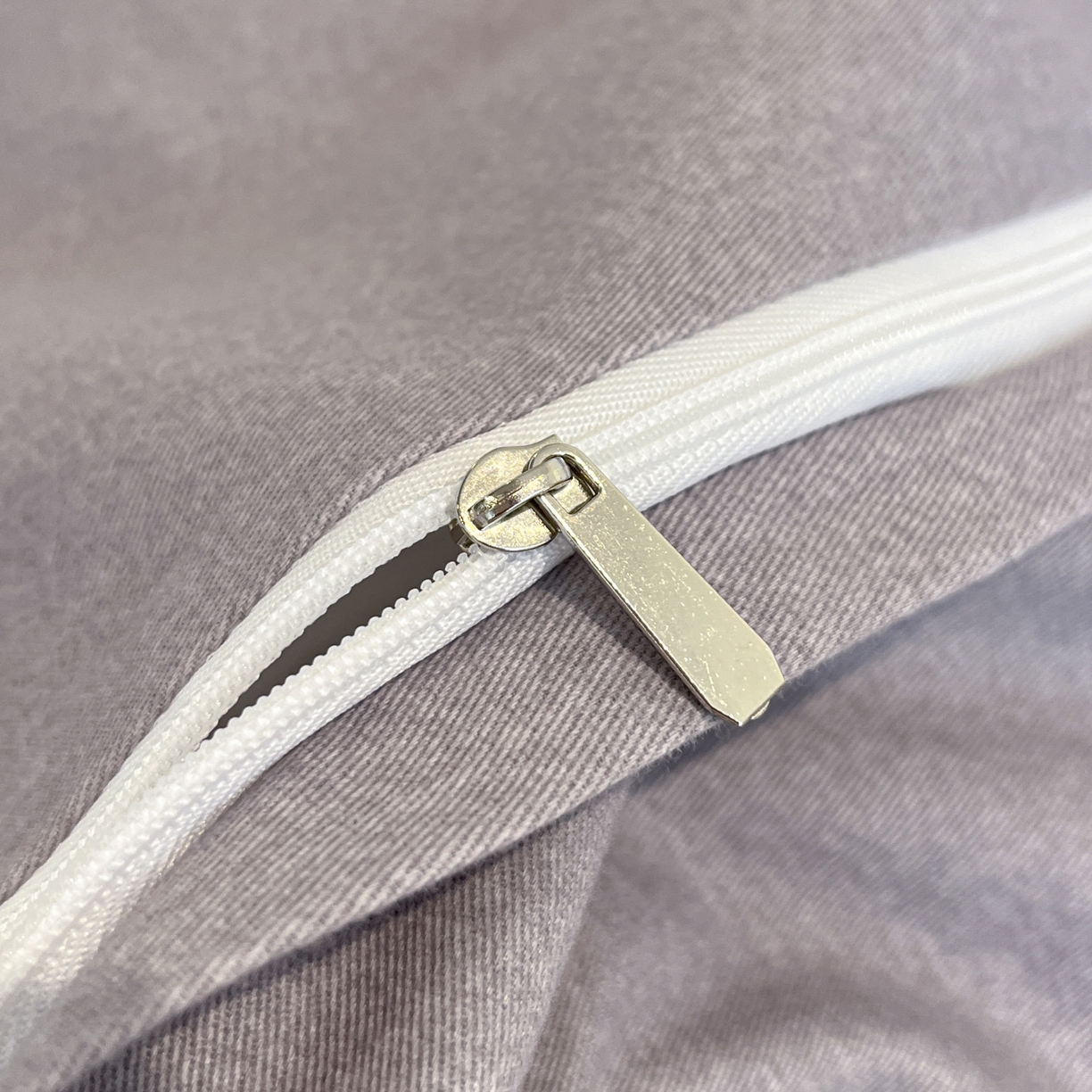 91家纺网 家纺一手货源 找家纺 禾时 2025新款全棉超柔数码印花磨毛四件套（32x21磨毛） 硕朵（灰）