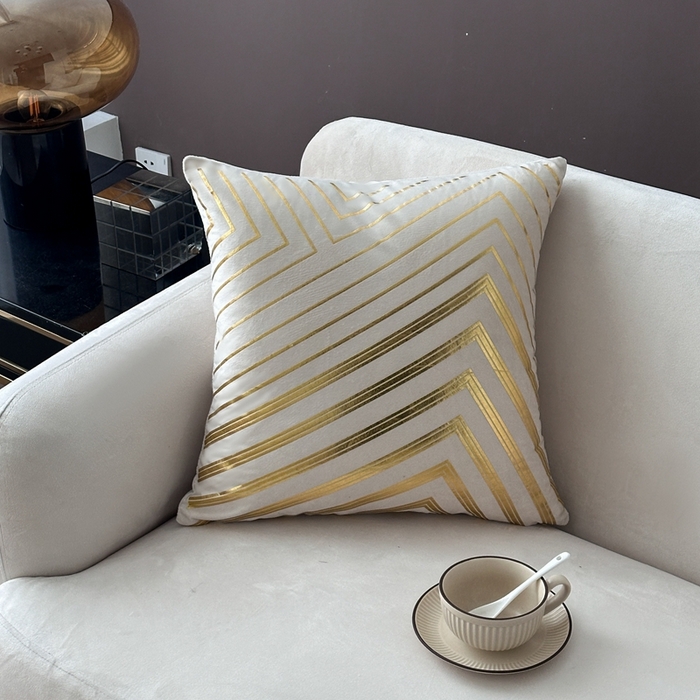 91家纺网 家纺一手货源 找家纺 （总）新奇异 2025新款山峰烫金抱枕