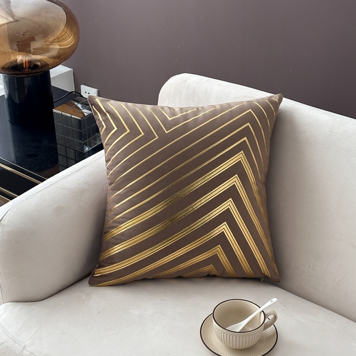 91家纺网 家纺一手货源 找家纺 （总）新奇异 2025新款山峰烫金抱枕