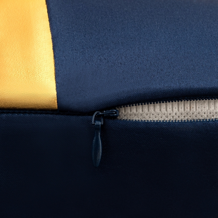 91家纺网 家纺一手货源 找家纺 新奇异 2025新款新中式肌理纹抱枕 丝澜云影-孔雀蓝