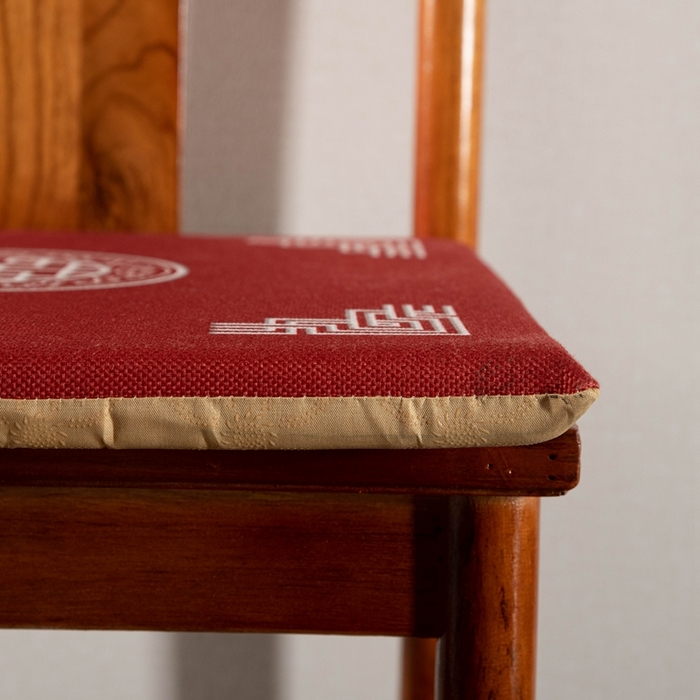 91家纺网 家纺一手货源 找家纺 新奇异 2025新款高弹pp棉新中式坐垫+抱枕 洪福齐天-红