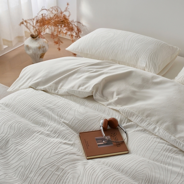 91家纺网 家纺一手货源 找家纺 梦享生活家居 2025新款白色全棉肌理纹提花四件套 流年