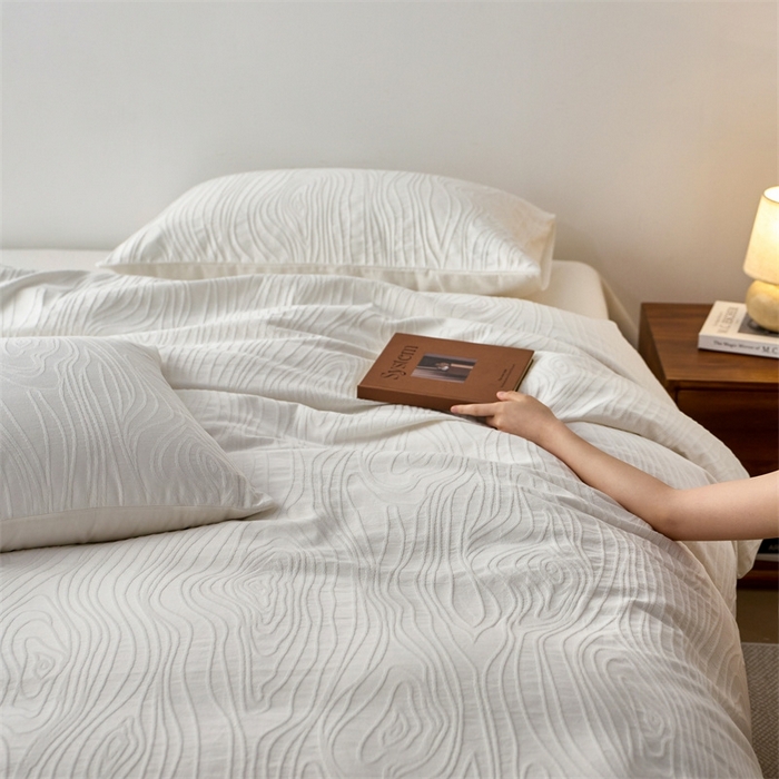 91家纺网 家纺一手货源 找家纺 梦享生活家居 2025新款白色全棉肌理纹提花四件套 流年