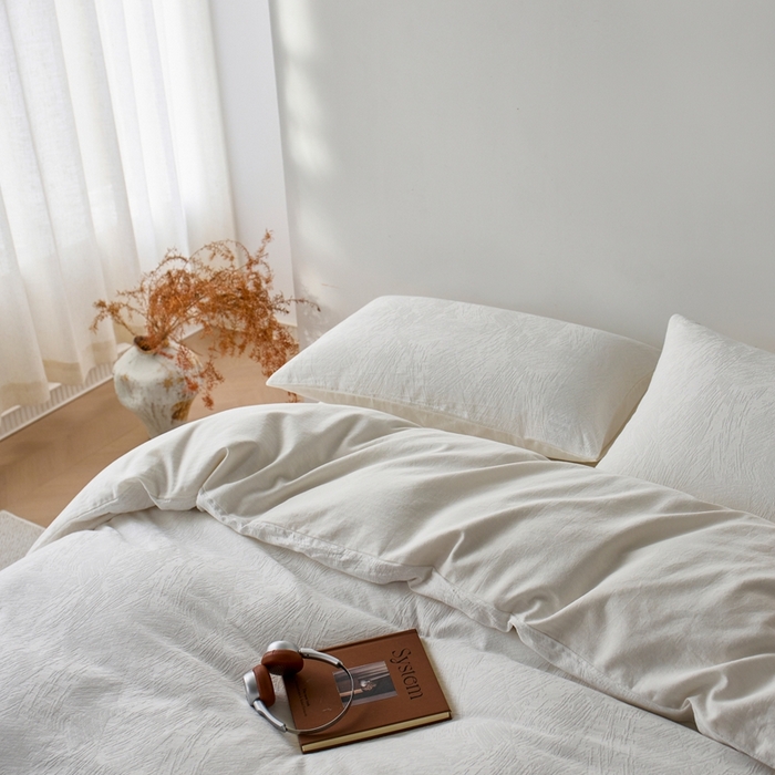 91家纺网 家纺一手货源 找家纺 梦享生活家居 2025新款白色全棉肌理纹提花四件套 莫语