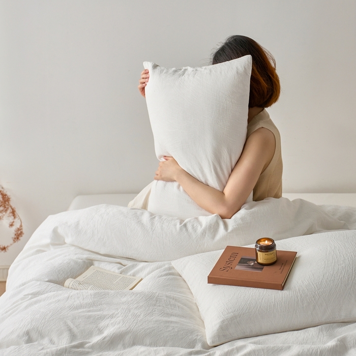 91家纺网 家纺一手货源 找家纺 梦享生活家居 2025新款白色全棉肌理纹提花四件套 莫语