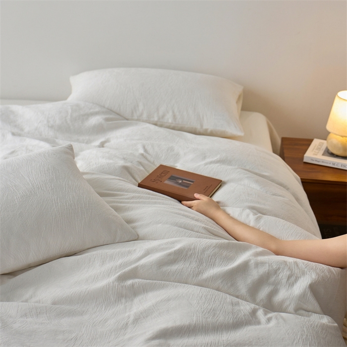 91家纺网 家纺一手货源 找家纺 梦享生活家居 2025新款白色全棉肌理纹提花四件套 莫语