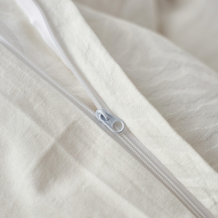 91家纺网 家纺一手货源 找家纺 梦享生活家居 2025新款白色全棉肌理纹提花四件套 曲线