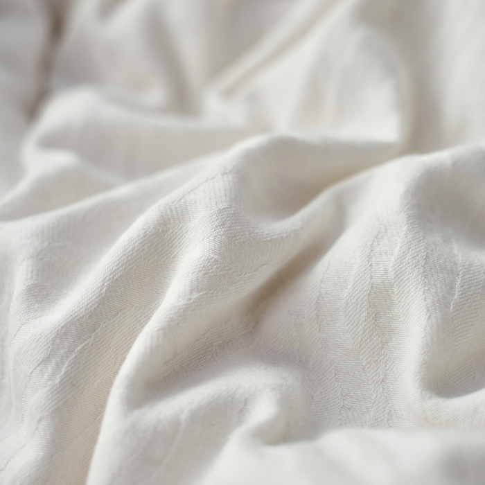 91家纺网 家纺一手货源 找家纺 梦享生活家居 2025新款白色全棉肌理纹提花四件套 曲线