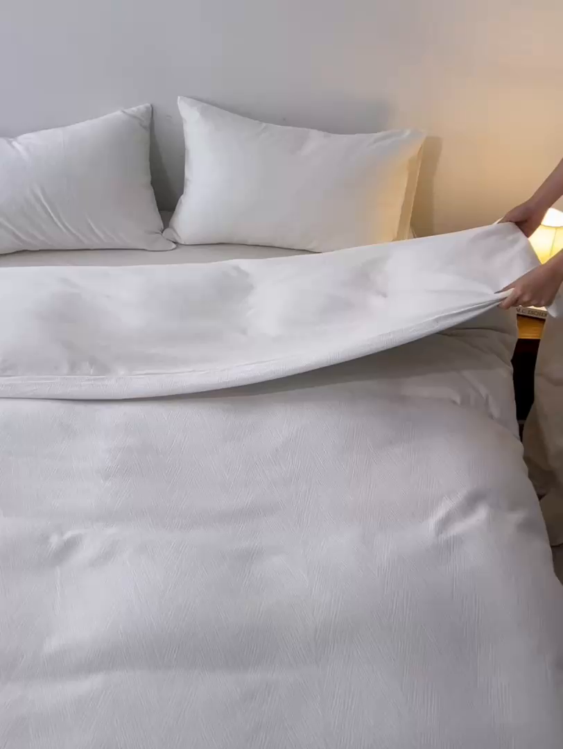 91家纺网 家纺一手货源 找家纺 梦享生活家居 2025新款白色全棉肌理纹提花四件套 白露