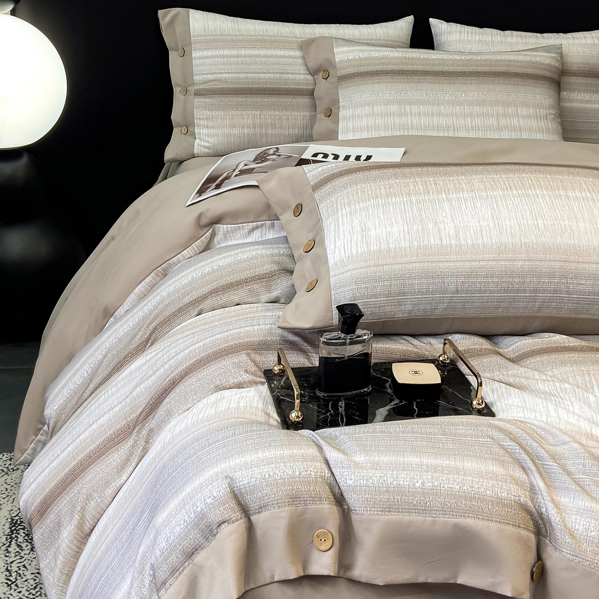 91家纺网 家纺一手货源 找家纺 慕希家纺 2025新款全棉纯棉轻奢加厚磨毛纽扣款四件套 光遇-咖