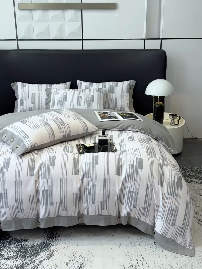 91家纺网 家纺一手货源 找家纺 慕希家纺 2025新款全棉纯棉轻奢加厚磨毛纽扣款四件套 品思-灰