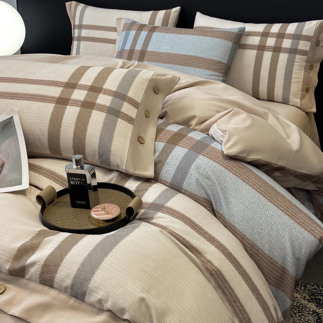 91家纺网 家纺一手货源 找家纺 慕希家纺 2025新款全棉纯棉轻奢加厚磨毛纽扣款四件套 千屿-卡其