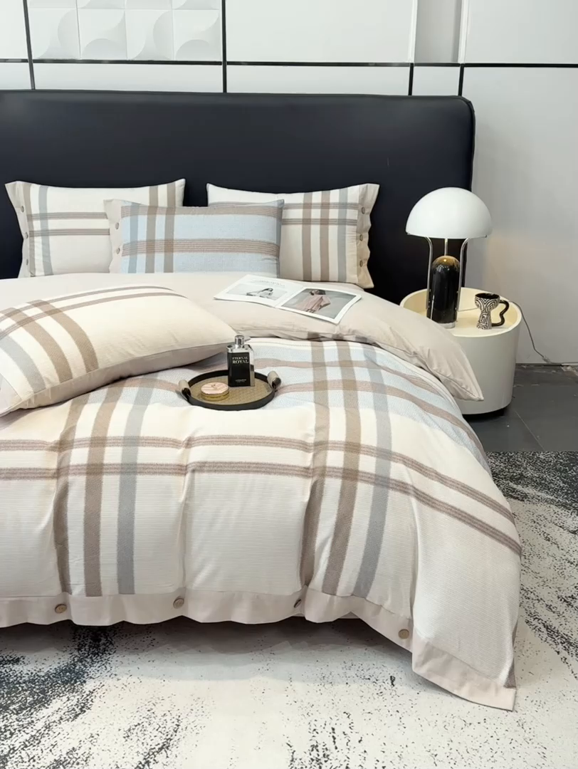 91家纺网 家纺一手货源 找家纺 慕希家纺 2025新款全棉纯棉轻奢加厚磨毛纽扣款四件套 千屿-卡其