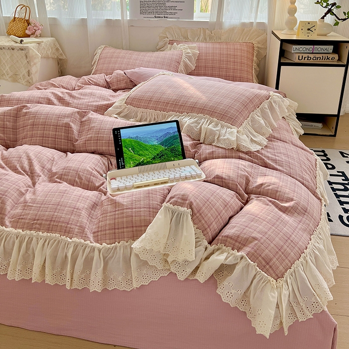 91家纺网 家纺一手货源 找家纺 （总）亨通家纺 2025新款原麻镂空宽花边四件套-格纹系列