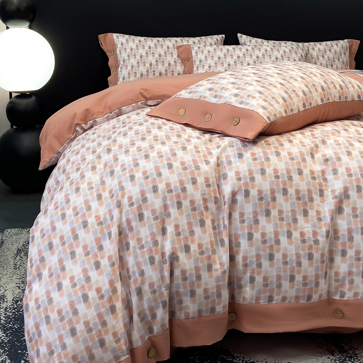 91家纺网 家纺一手货源 找家纺 慕希家纺 2025新款全棉纯棉轻奢加厚磨毛纽扣款四件套 随感-红咖