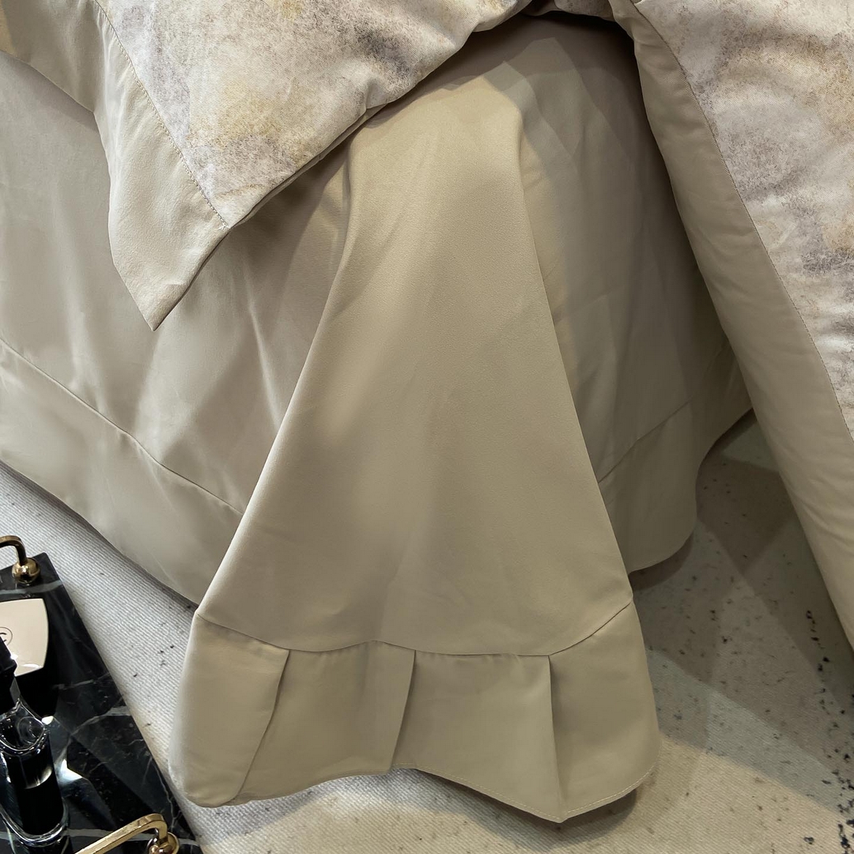 91家纺网 家纺一手货源 找家纺 慕希家纺 2025新款全棉纯棉轻奢加厚磨毛纽扣款四件套 温言-浅咖