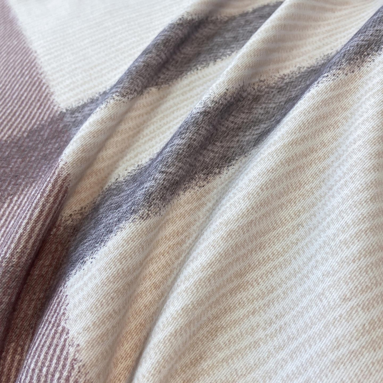 91家纺网 家纺一手货源 找家纺 慕希家纺 2025新款全棉纯棉轻奢加厚磨毛纽扣款四件套 寻山-豆沙