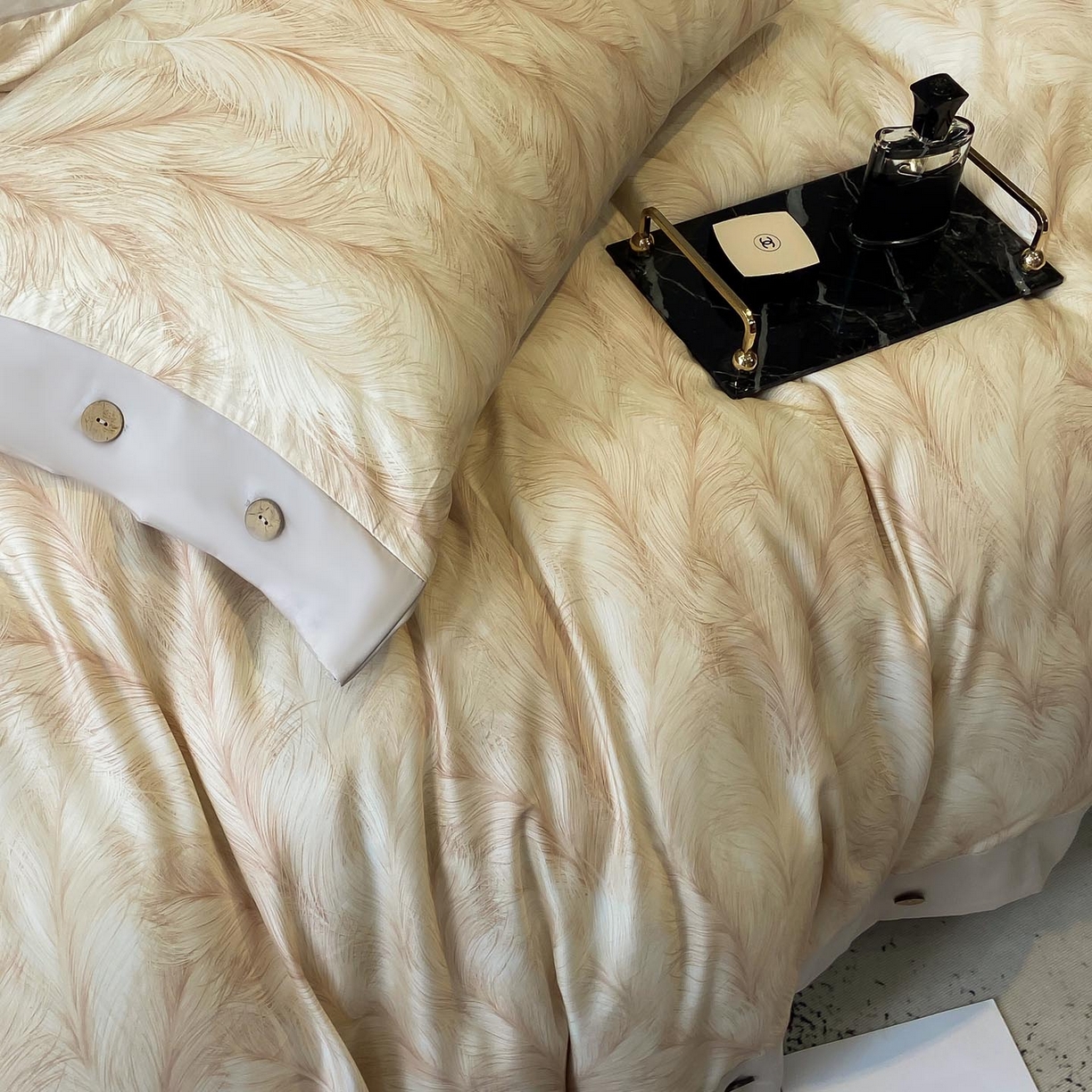 91家纺网 家纺一手货源 找家纺 慕希家纺 2025新款全棉纯棉轻奢加厚磨毛纽扣款四件套 云裳