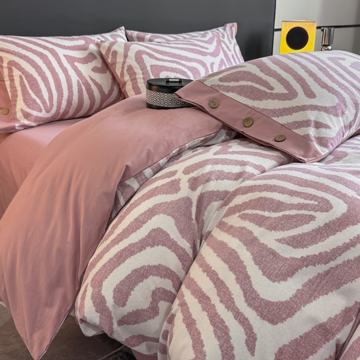 91家纺网 家纺一手货源 找家纺 慕希家纺 2025新款全棉纯棉轻奢加厚磨毛纽扣款四件套 马德里-红