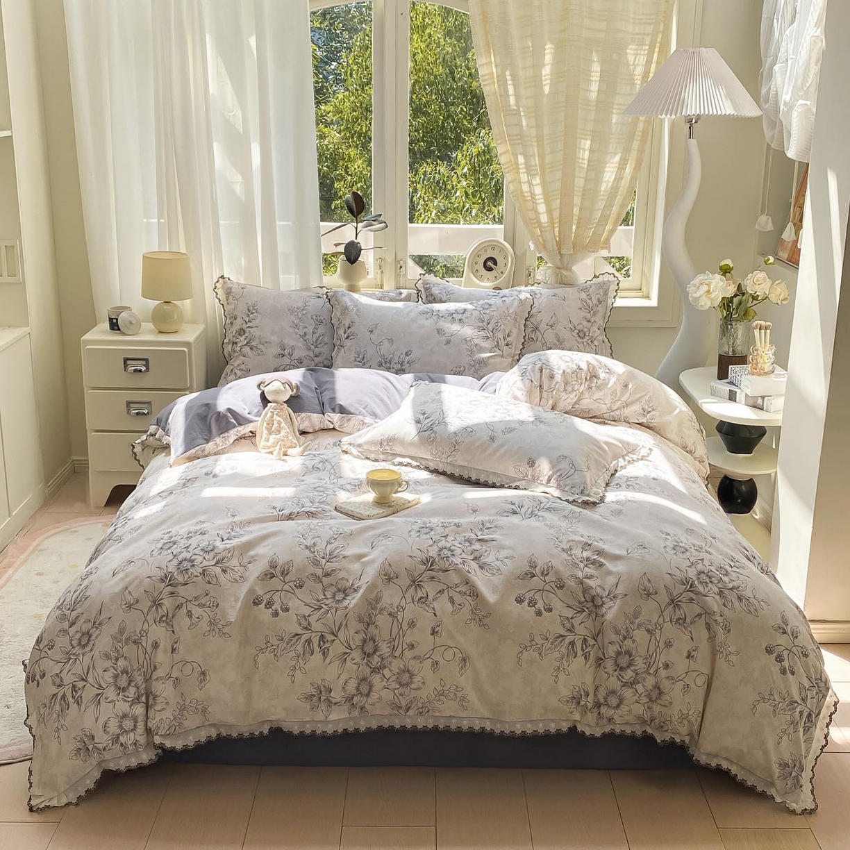 91家纺网 家纺一手货源 找家纺 慕希家纺 2025新款全棉纯棉加厚赫本风花边磨毛四件套 花禧-灰