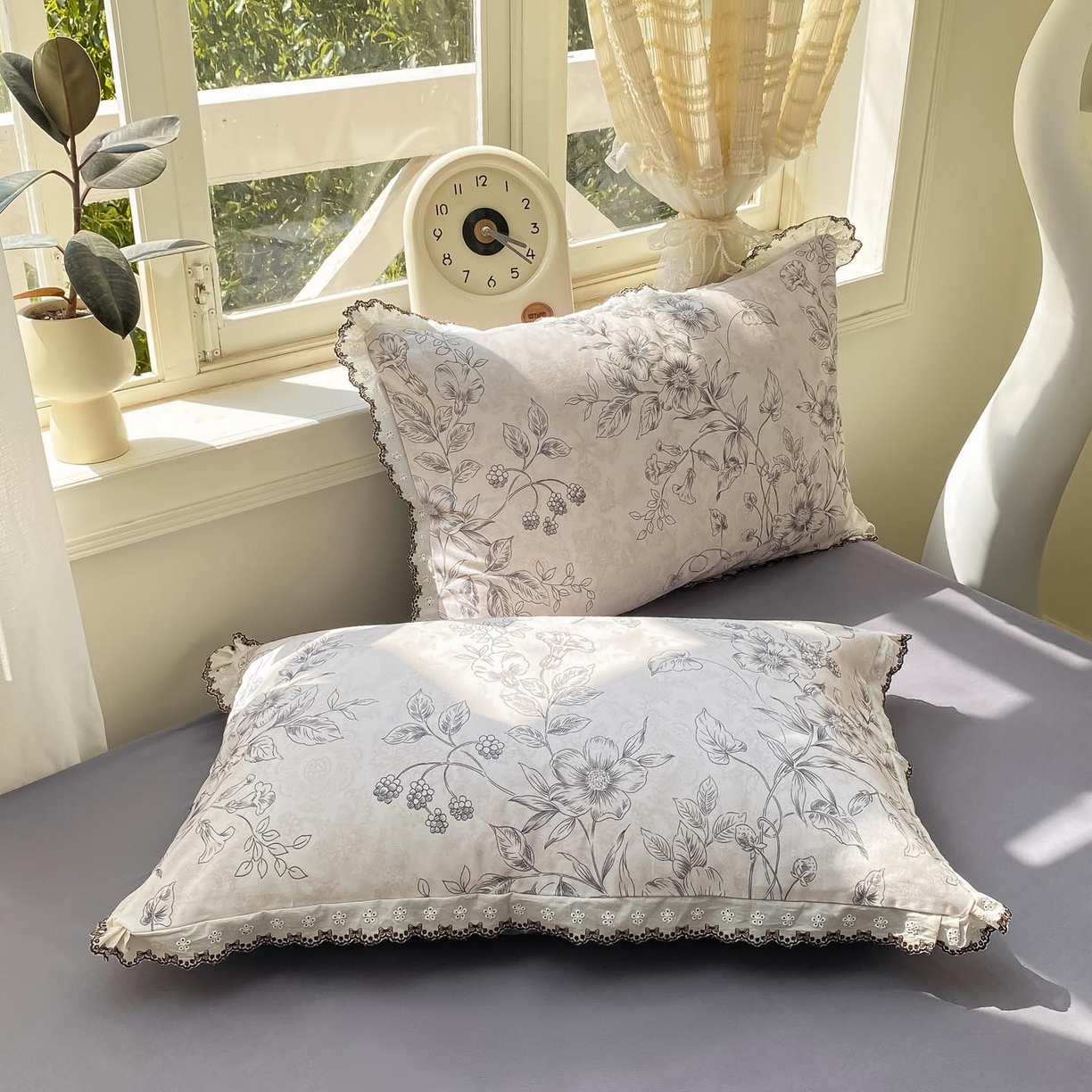 91家纺网 家纺一手货源 找家纺 慕希家纺 2025新款全棉纯棉加厚赫本风花边磨毛四件套 花禧-灰