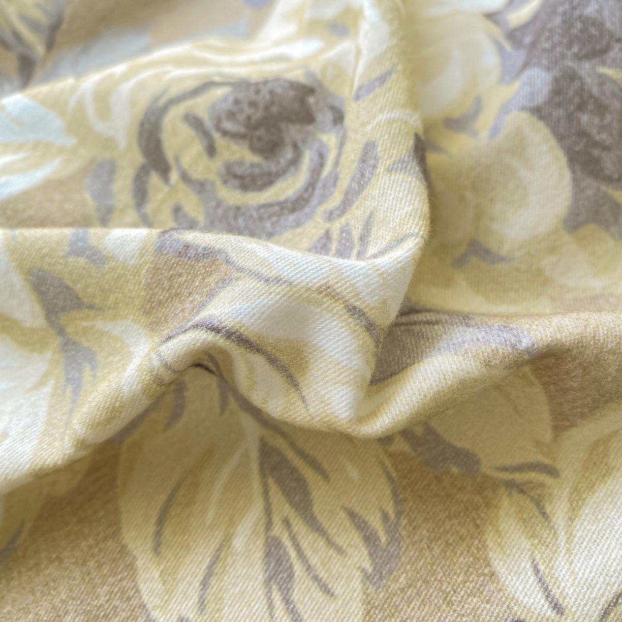 91家纺网 家纺一手货源 找家纺 慕希家纺 2025新款全棉纯棉加厚赫本风花边磨毛四件套 花意浓-咖