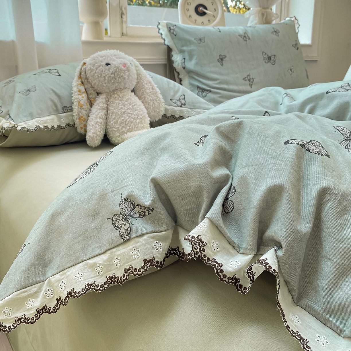 91家纺网 家纺一手货源 找家纺 慕希家纺 2025新款全棉纯棉加厚赫本风花边磨毛四件套 梦蝶-绿