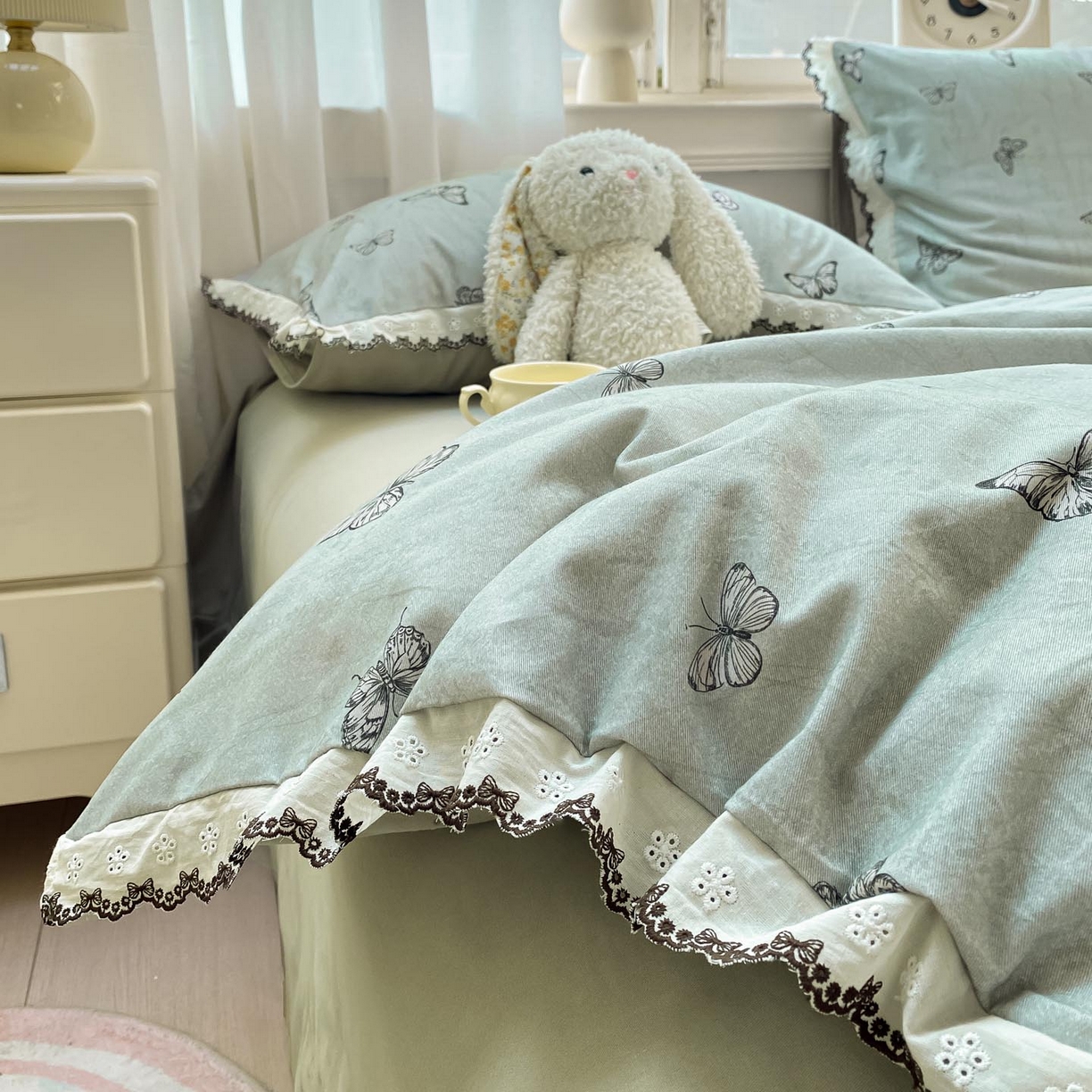 91家纺网 家纺一手货源 找家纺 慕希家纺 2025新款全棉纯棉加厚赫本风花边磨毛四件套 梦蝶-绿