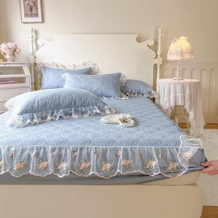 91家纺网 家纺一手货源 找家纺 麒豆豆 2025新款全棉蕾丝边床裙款床笠-晨暮花间 晨暮花间-雾蓝