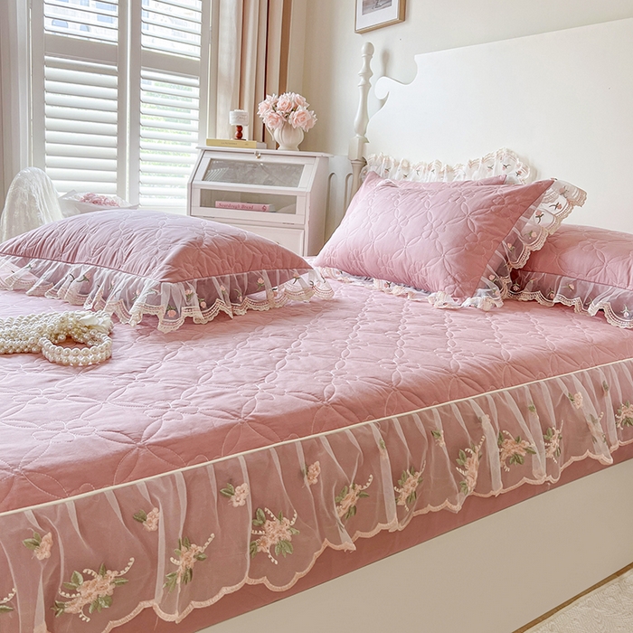 91家纺网 家纺一手货源 找家纺 麒豆豆 2025新款全棉蕾丝边床裙款床笠-晨暮花间 晨暮花间-绯红