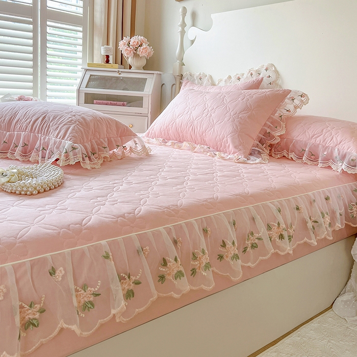 91家纺网 家纺一手货源 找家纺 麒豆豆 2025新款全棉蕾丝边床裙款床笠-晨暮花间 晨暮花间-粉色