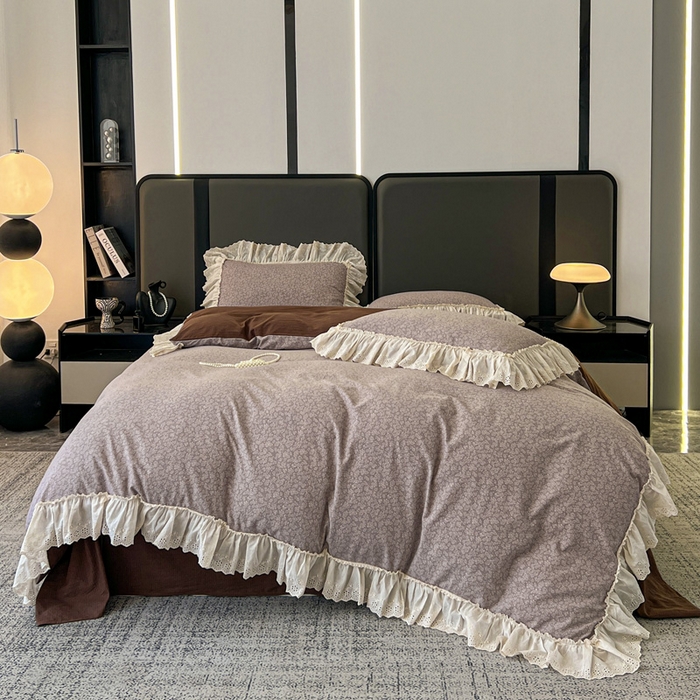 91家纺网 家纺一手货源 找家纺 亨通家纺 2025新款原麻镂空宽花边四件套-花卉系列 紫灰花韵