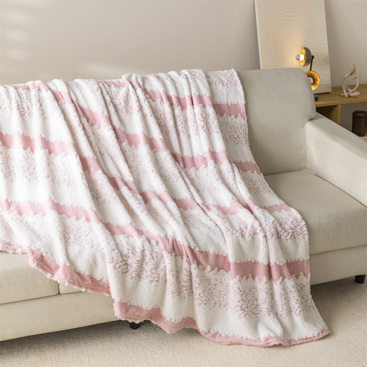 91家纺网 家纺一手货源 找家纺 （总）梵心家纺 2025新款阳离子双色提花毛毯清新条纹风简约时尚毯子毛毯-可供跨境电商