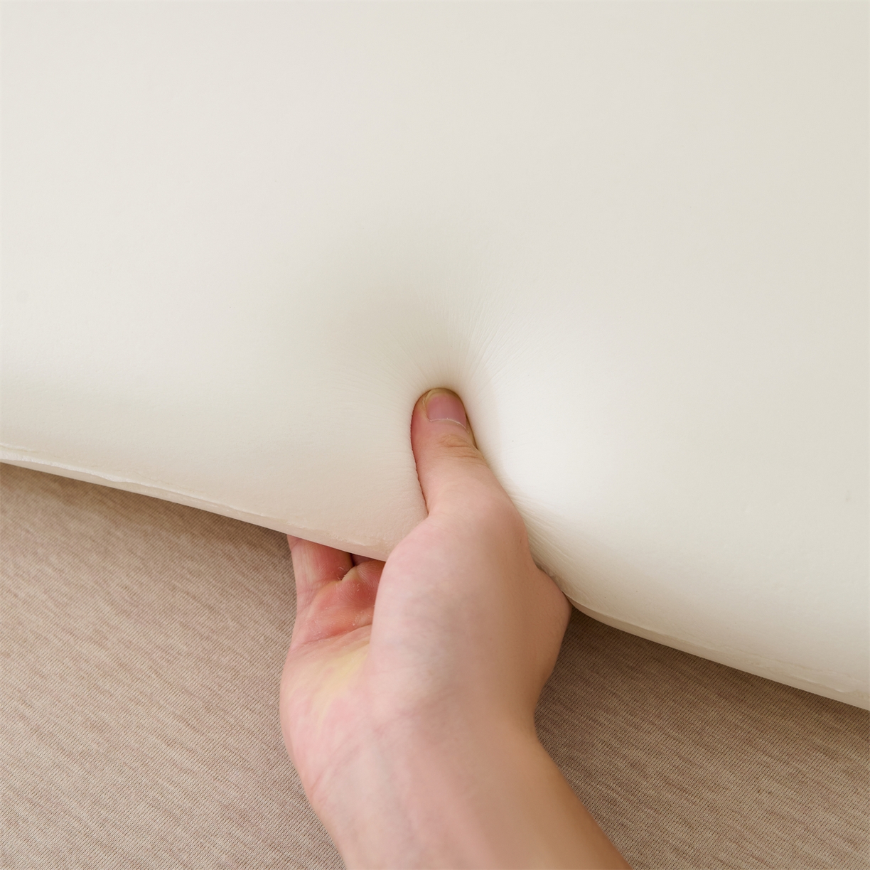 91家纺网 家纺一手货源 找家纺 大熊枕芯 2025新款童趣儿童款记忆枕面包枕头枕芯 花小兔-绿 30x50cm/只