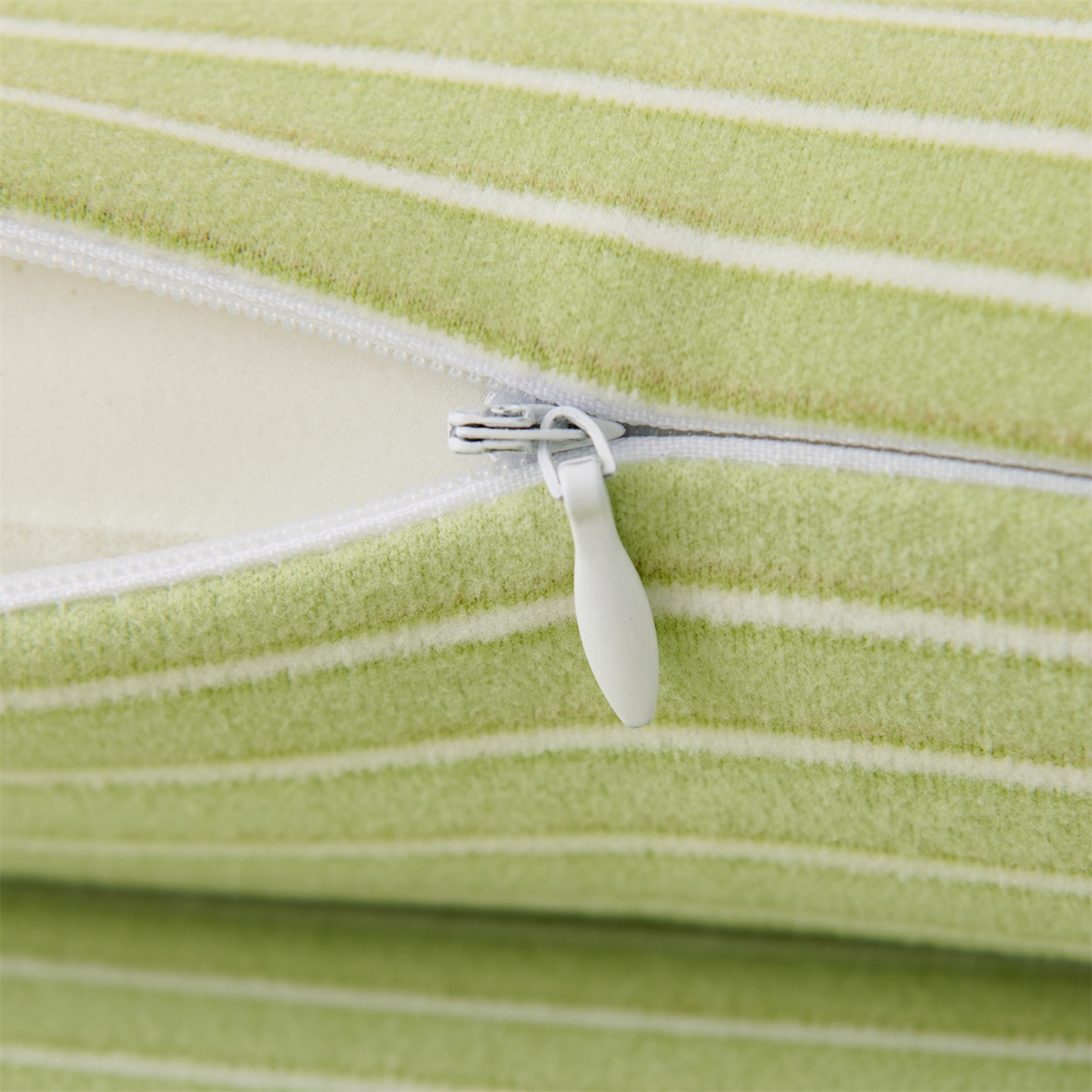 91家纺网 家纺一手货源 找家纺 大熊枕芯 2025新款童趣儿童款记忆枕面包枕头枕芯 花小兔-绿 30x50cm/只