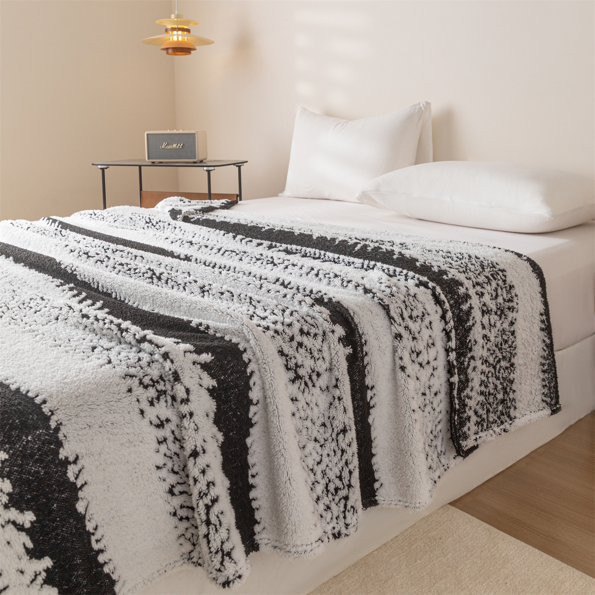 91家纺网 家纺一手货源 找家纺 梵心家纺 2025新款阳离子双色提花毛毯清新条纹风简约时尚毯子毛毯-可供跨境电商 阳离子-黑